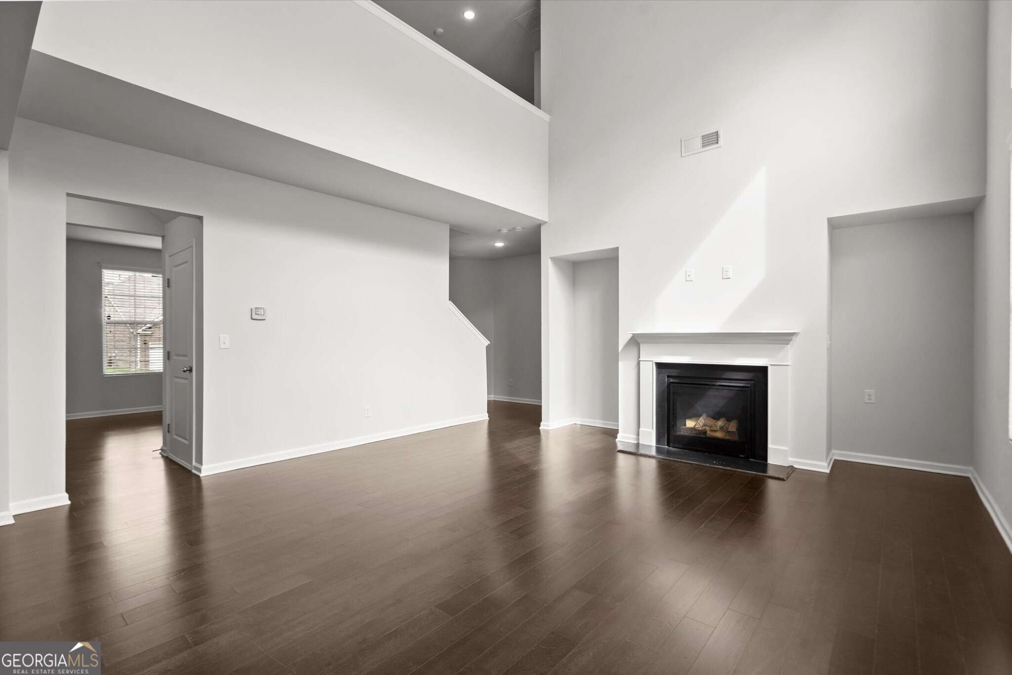 5575 Mirror Lake DR