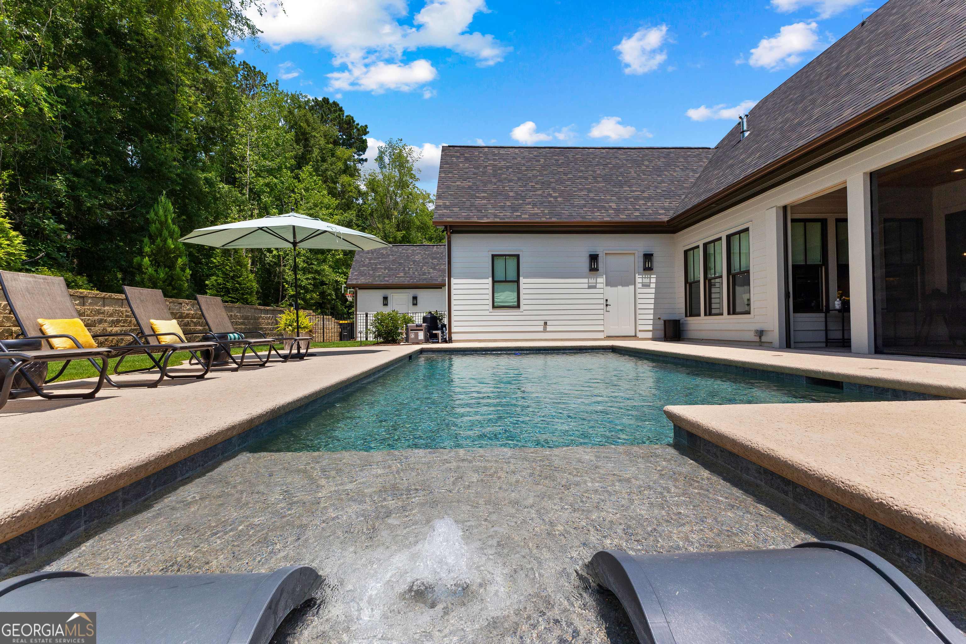 Senoia, Georgia 30276, United States, 4 Bedrooms Bedrooms, ,5 BathroomsBathrooms,Residential,Active,160013