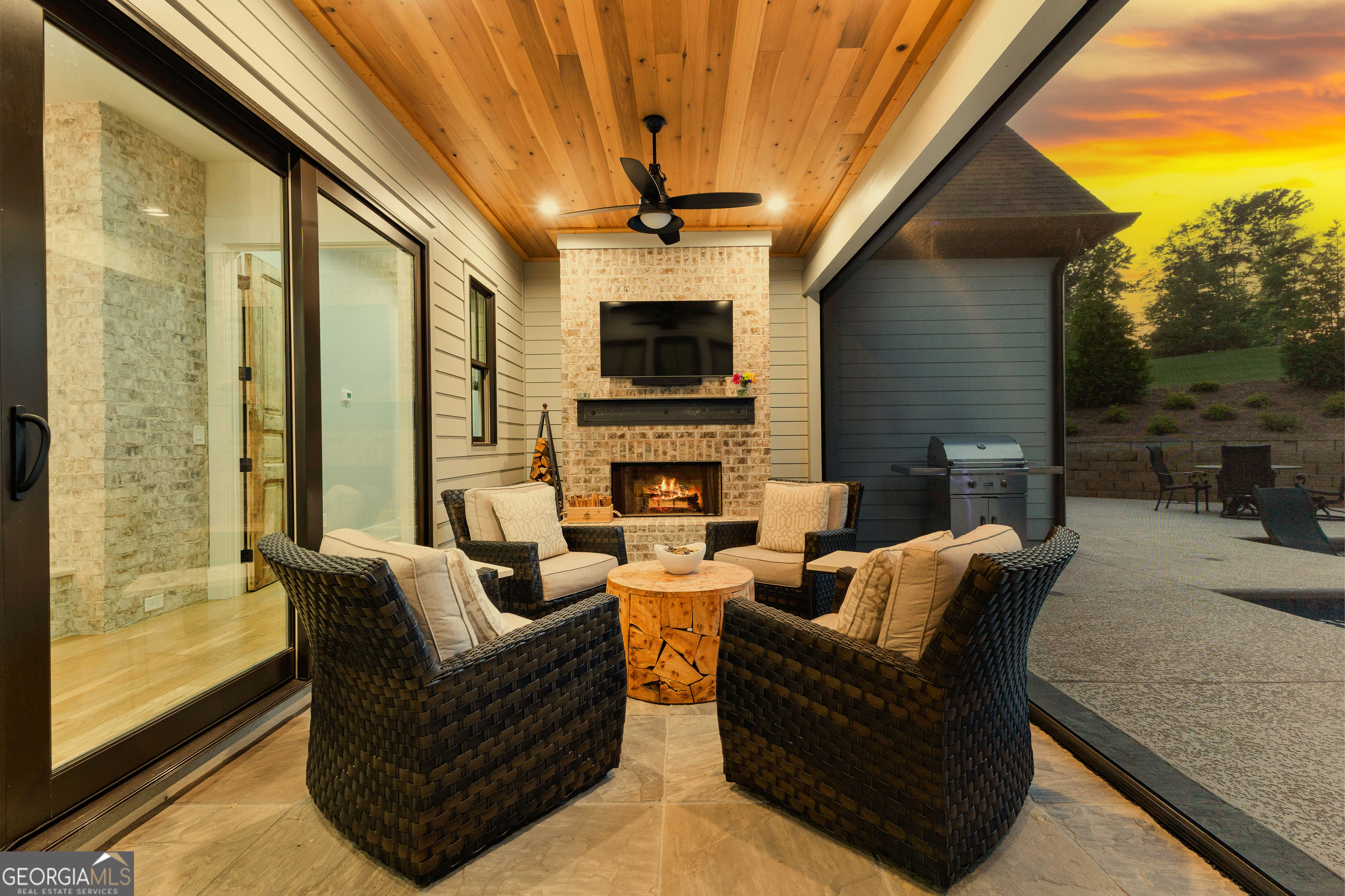 Senoia, Georgia 30276, United States, 4 Bedrooms Bedrooms, ,5 BathroomsBathrooms,Residential,Active,160013