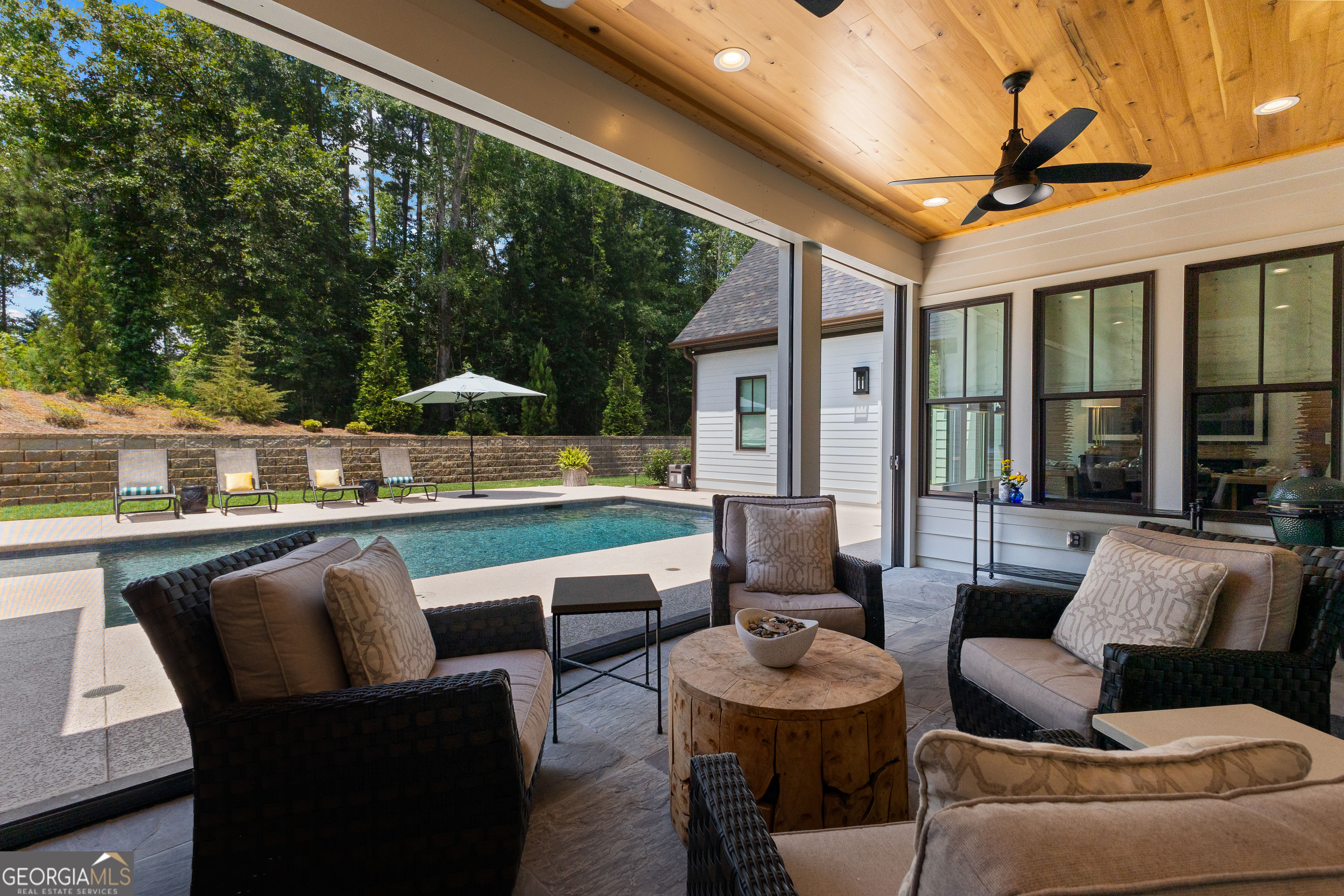 Senoia, Georgia 30276, United States, 4 Bedrooms Bedrooms, ,5 BathroomsBathrooms,Residential,Active,160013