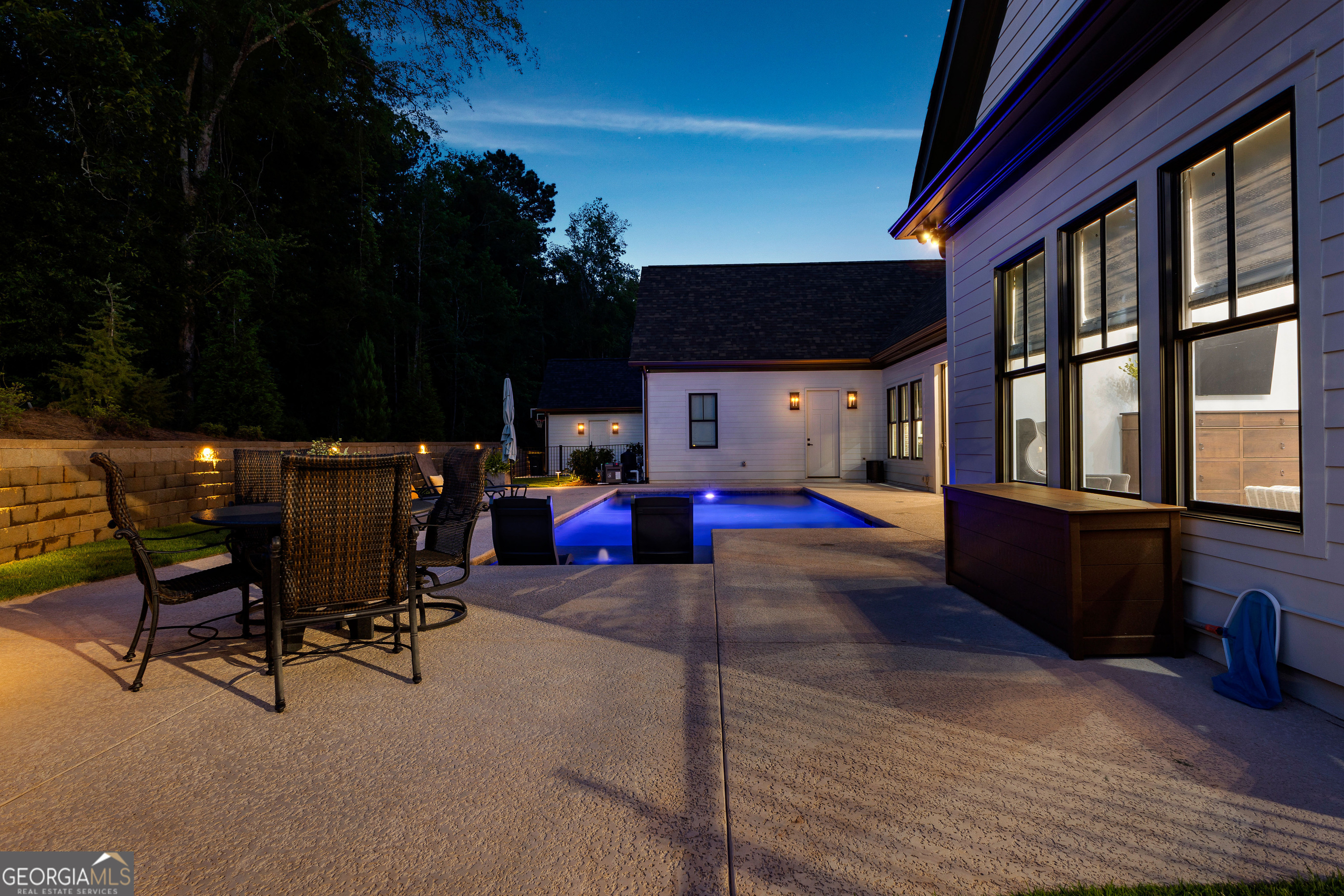 Senoia, Georgia 30276, United States, 4 Bedrooms Bedrooms, ,5 BathroomsBathrooms,Residential,Active,160013