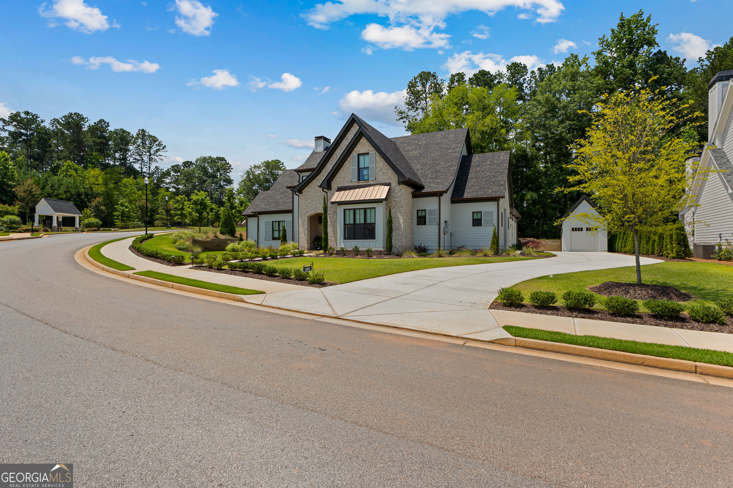 Senoia, Georgia 30276, United States, 4 Bedrooms Bedrooms, ,5 BathroomsBathrooms,Residential,Active,160013