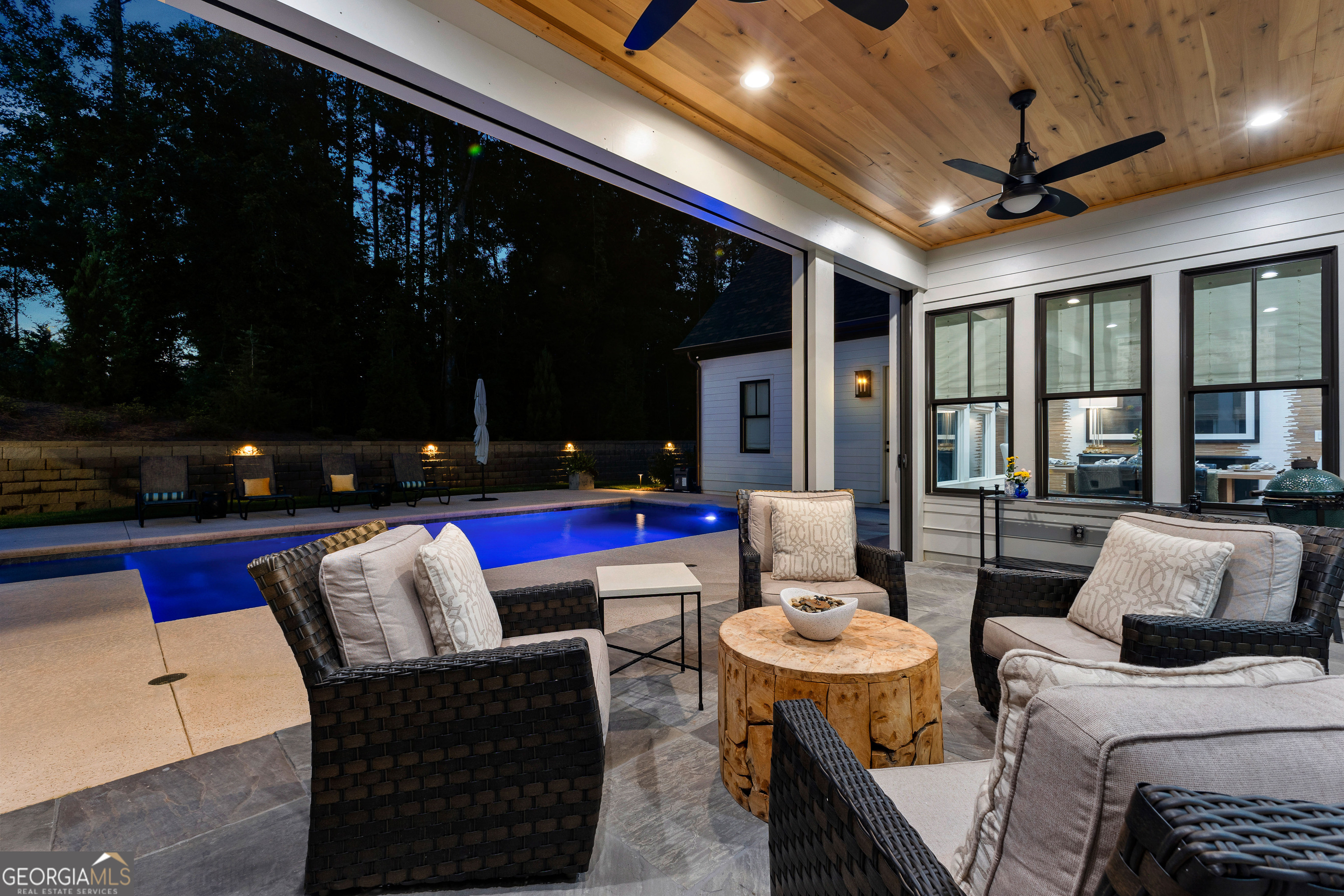 Senoia, Georgia 30276, United States, 4 Bedrooms Bedrooms, ,5 BathroomsBathrooms,Residential,Active,160013