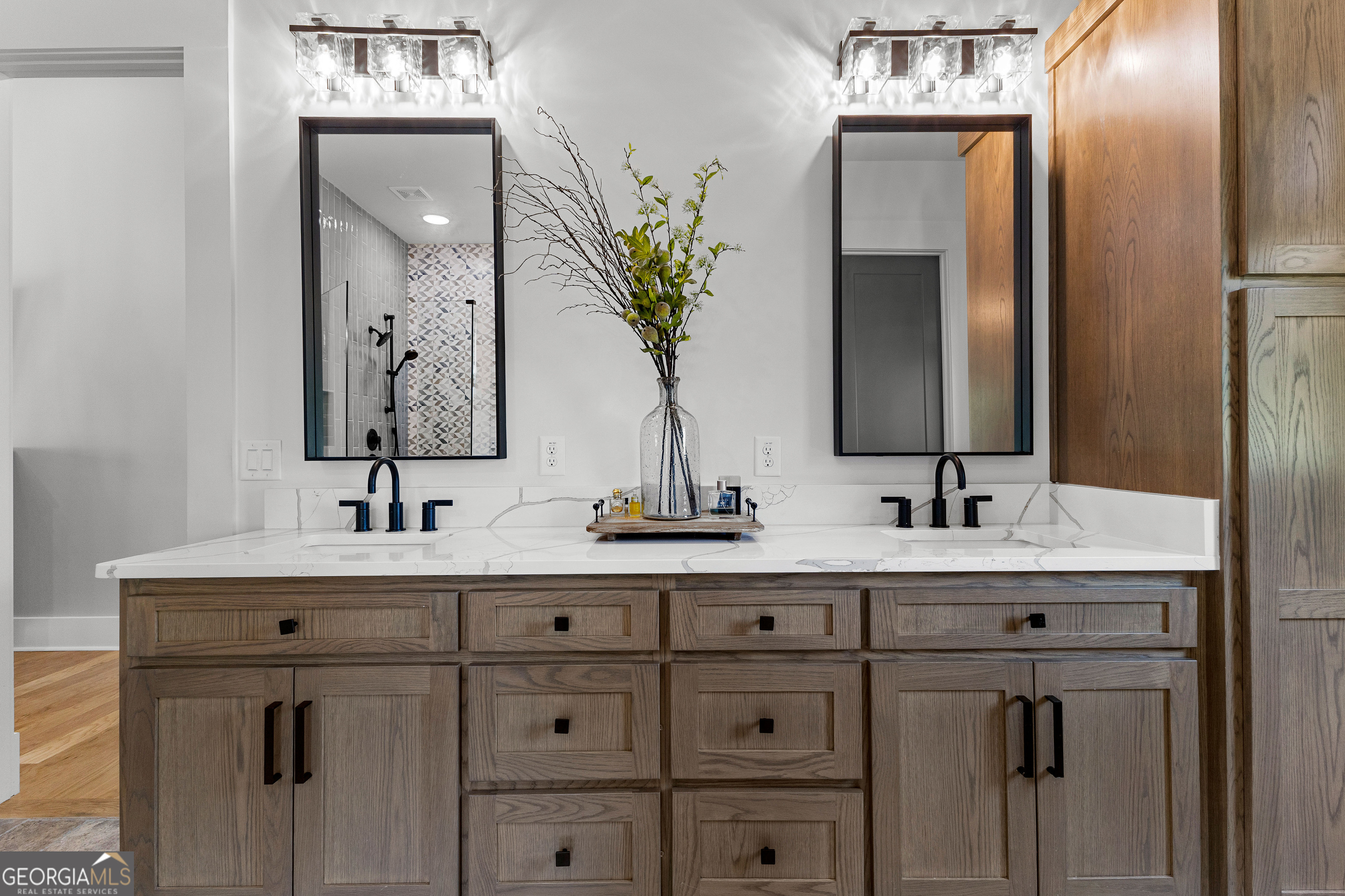 Senoia, Georgia 30276, United States, 4 Bedrooms Bedrooms, ,5 BathroomsBathrooms,Residential,Active,160013