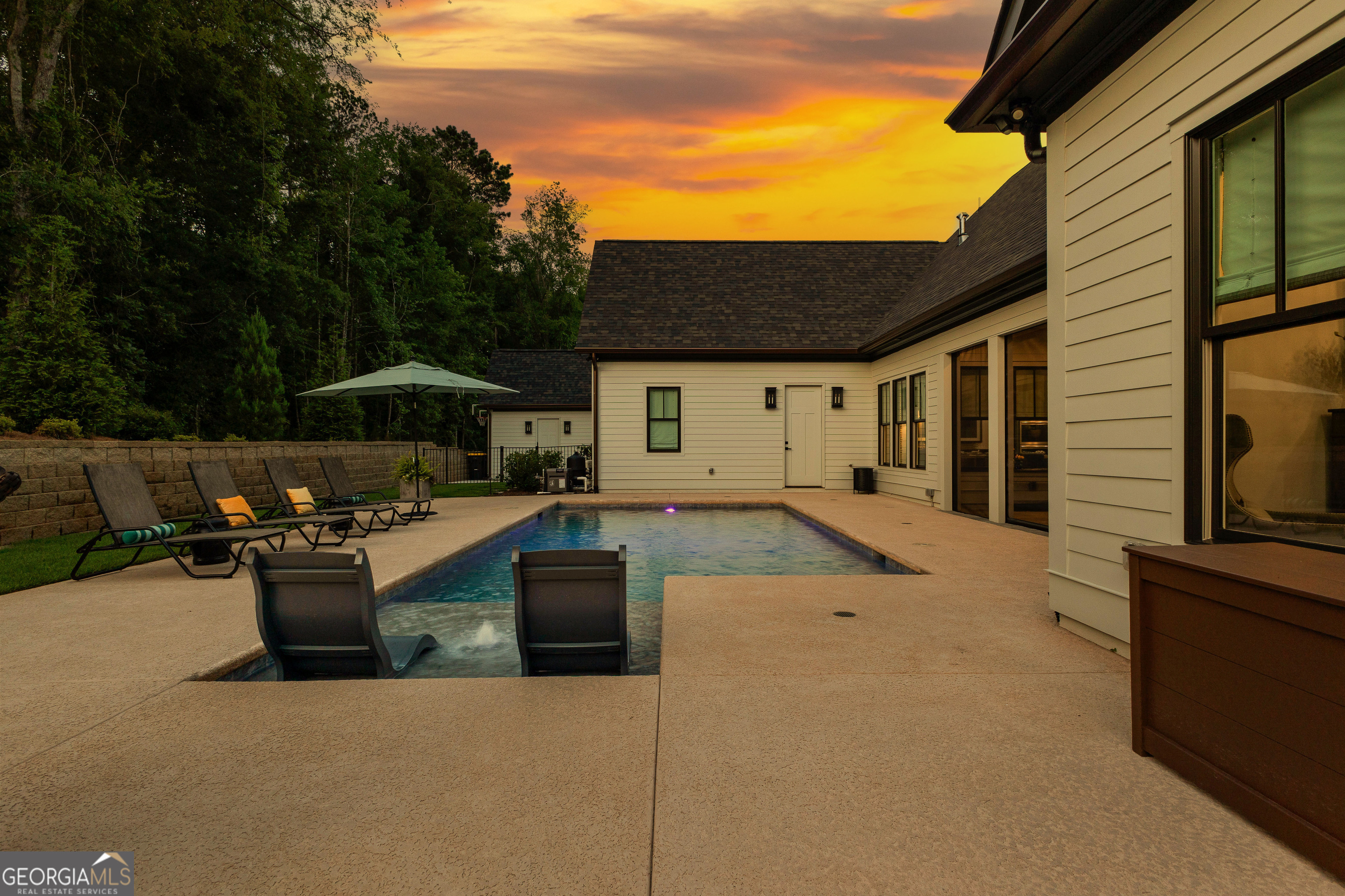 Senoia, Georgia 30276, United States, 4 Bedrooms Bedrooms, ,5 BathroomsBathrooms,Residential,Active,160013