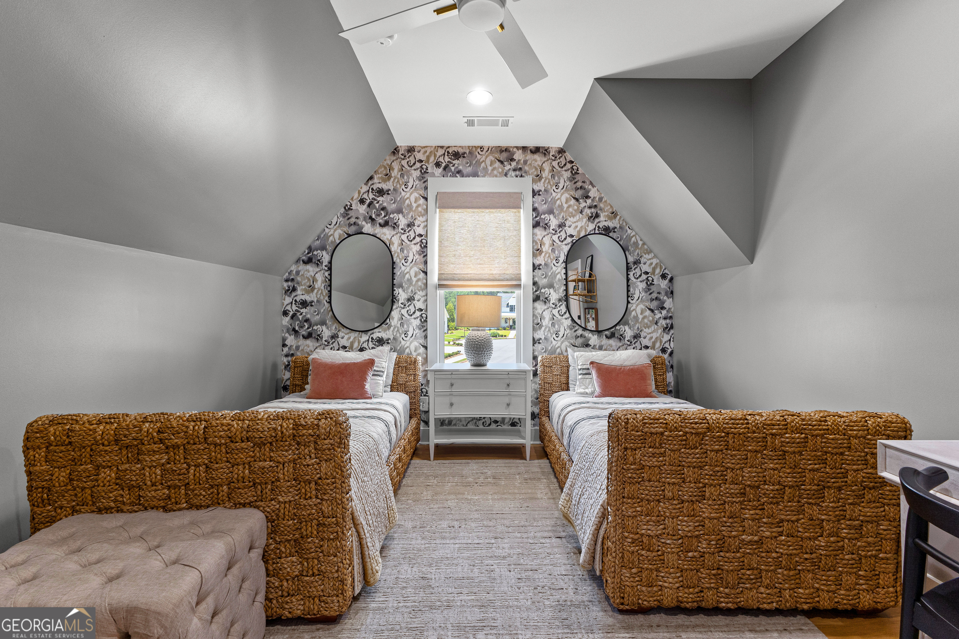 Senoia, Georgia 30276, United States, 4 Bedrooms Bedrooms, ,5 BathroomsBathrooms,Residential,Active,160013