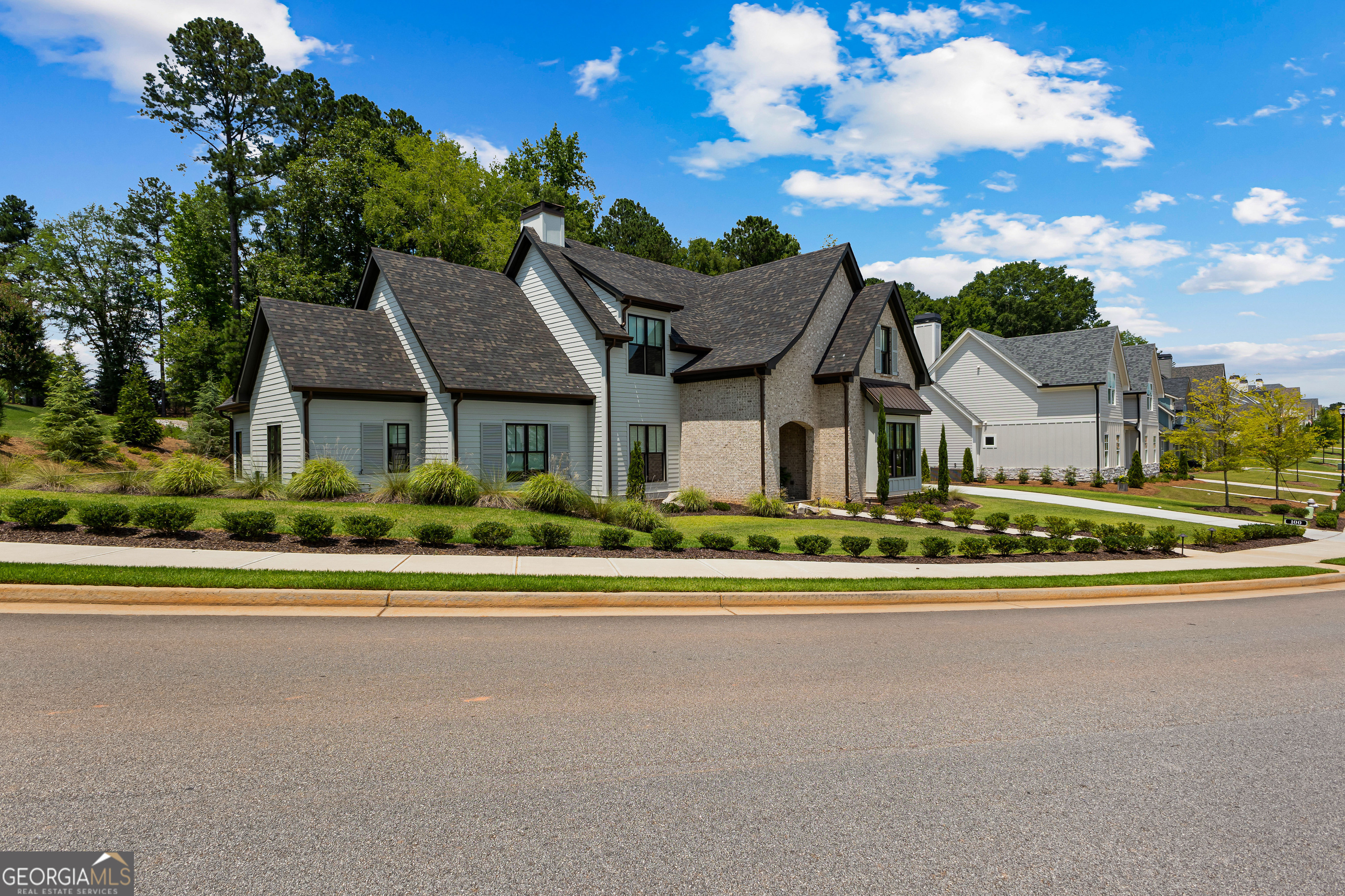 Senoia, Georgia 30276, United States, 4 Bedrooms Bedrooms, ,5 BathroomsBathrooms,Residential,Active,160013