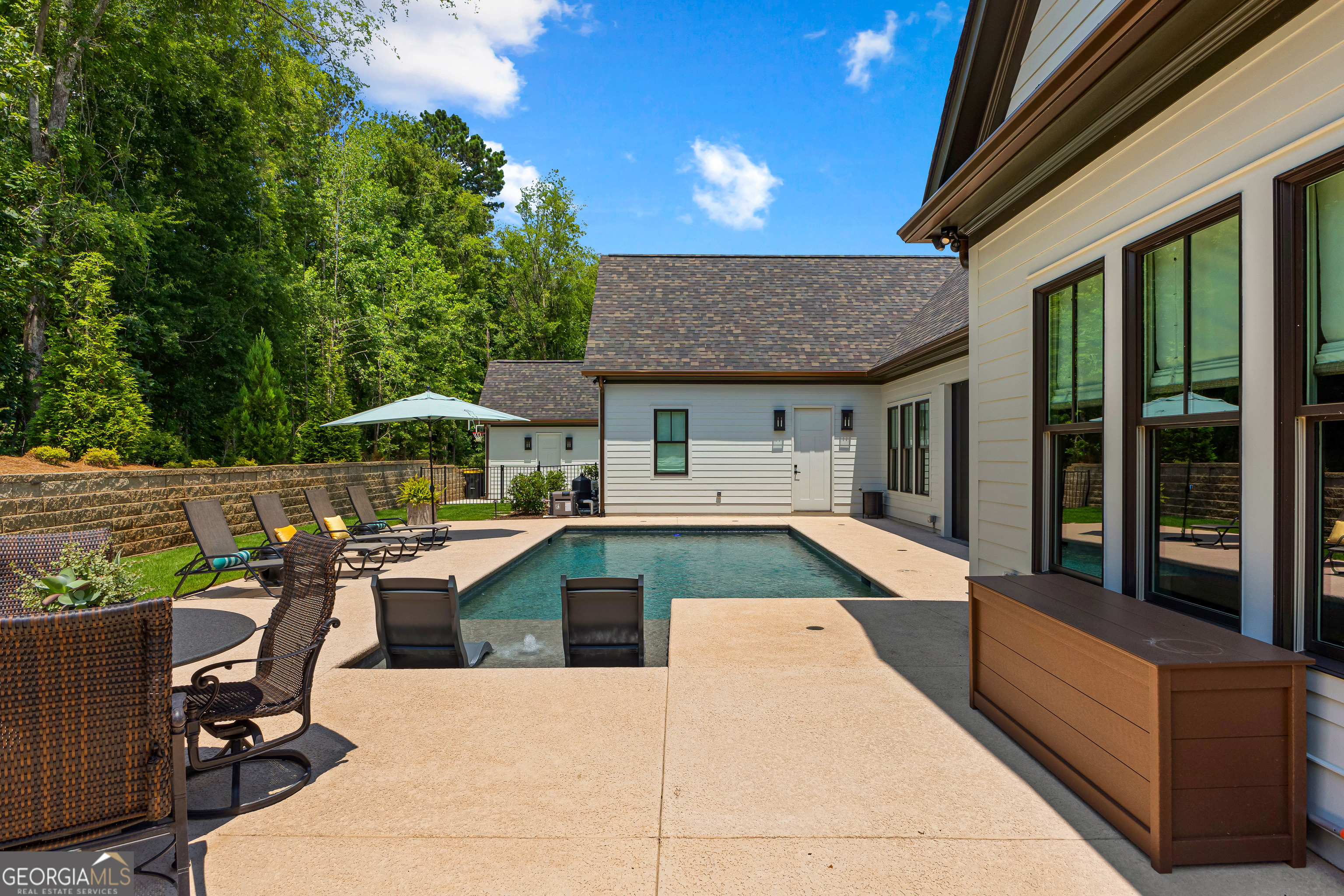 Senoia, Georgia 30276, United States, 4 Bedrooms Bedrooms, ,5 BathroomsBathrooms,Residential,Active,160013