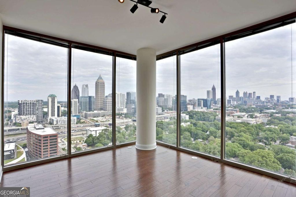 Photo of 270 17th Street NW #2801, Atlanta, GA 30363 (MLS # 10763344)
