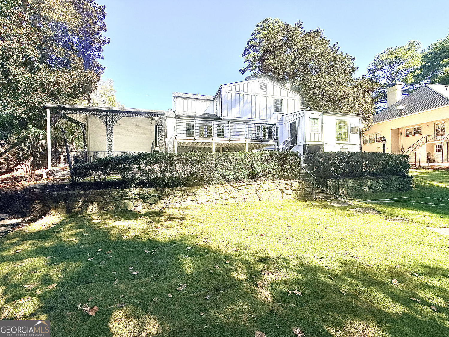 200 W Paces Ferry RD NW