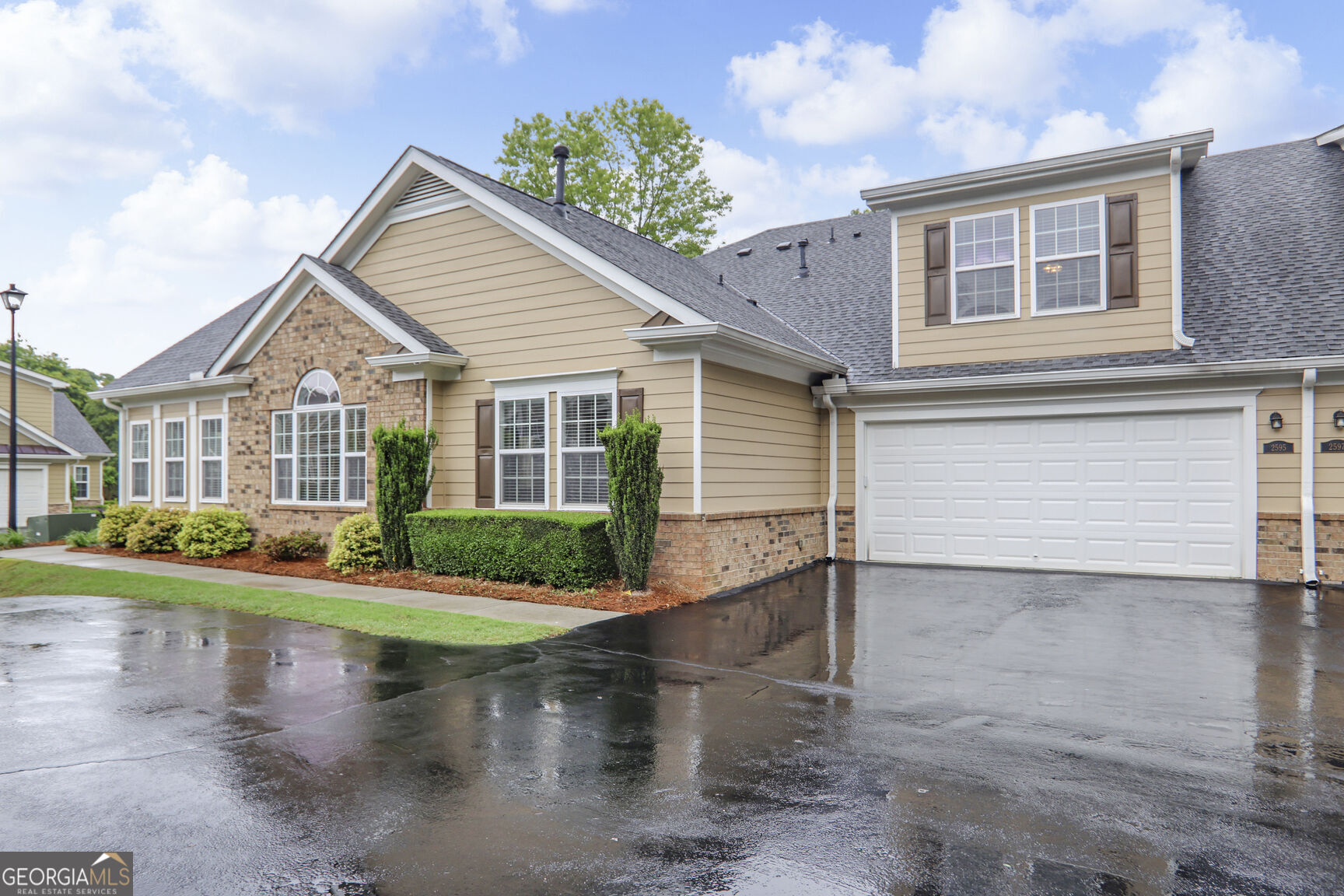 2595 Grapevine CIR