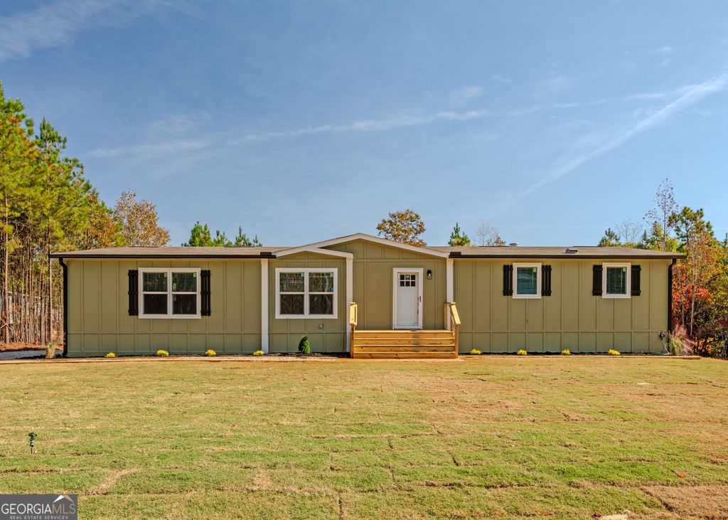 Photo of 871 W Leatherwood Road, Toccoa, GA 30553 (MLS # 10632171)