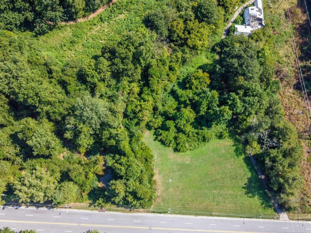 2990 Stone Hogan Connector RD SW