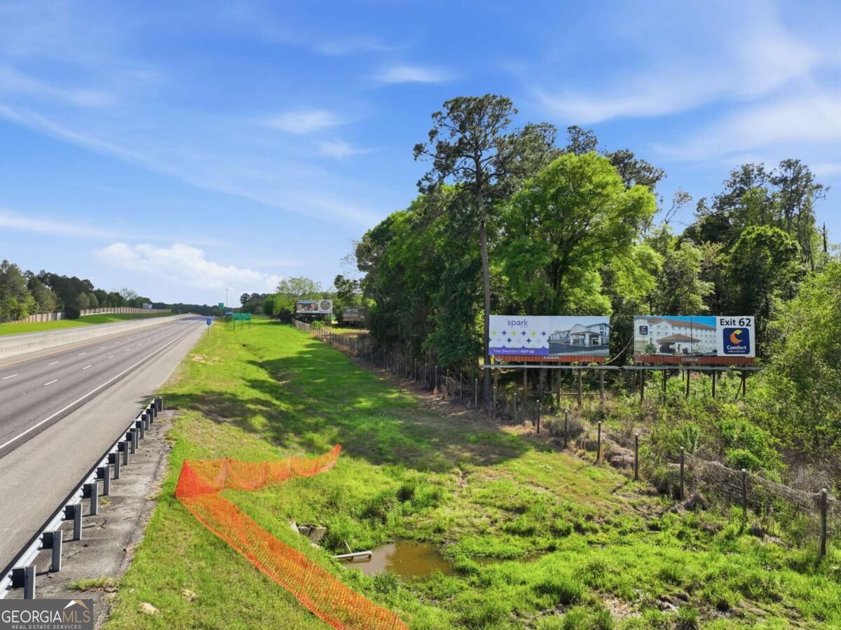 2436 N US Highway 41 NA