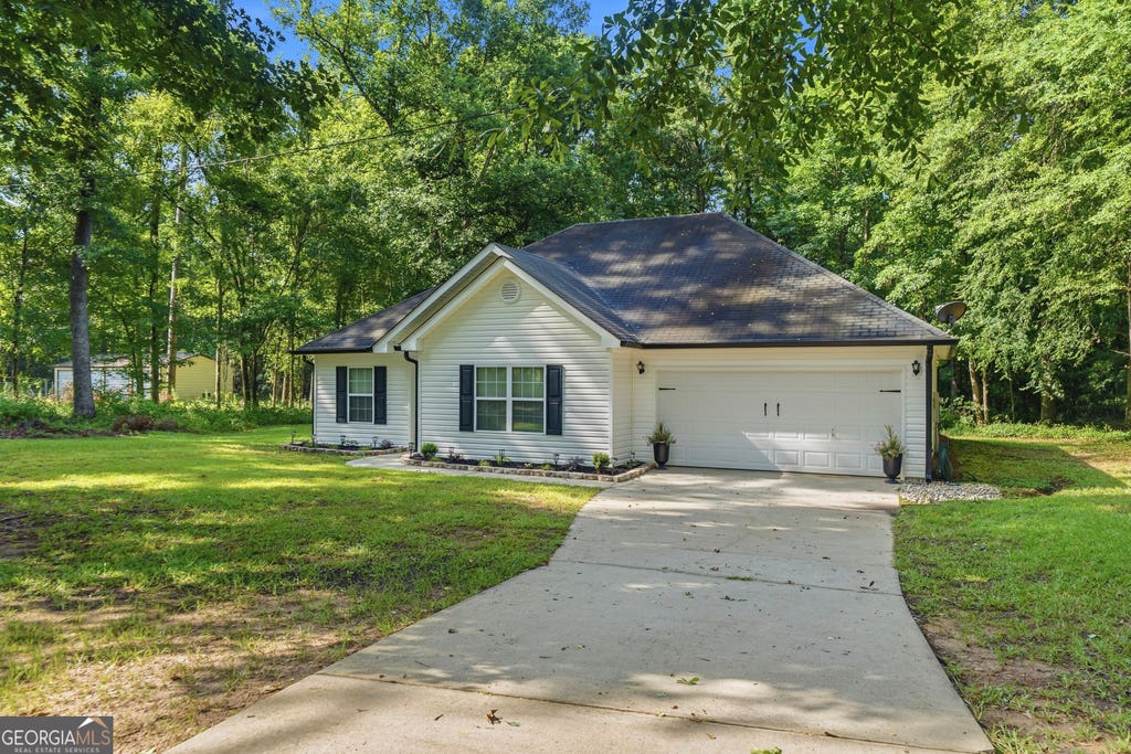 Photo of 613 Kings Road SE, Milledgeville, GA 31061 (MLS # 10809469)