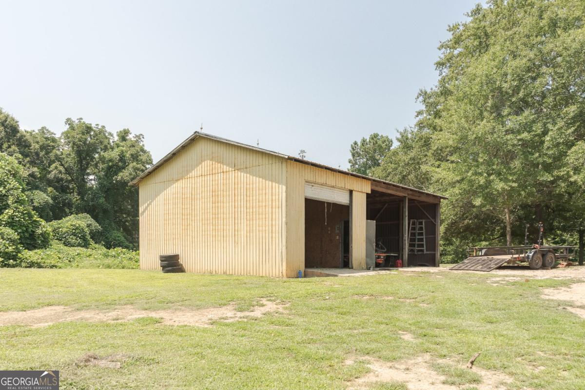 3060 Centerville RD