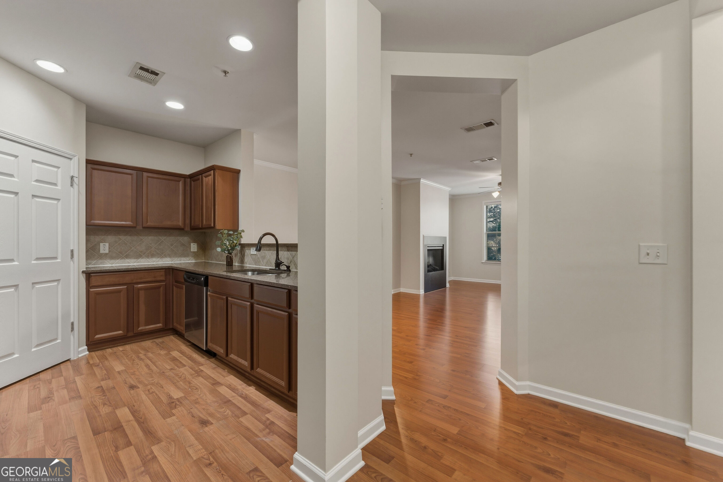 4805 W Village WAY SE UNIT 3204