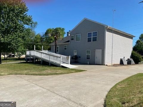 A home in Mount Airy