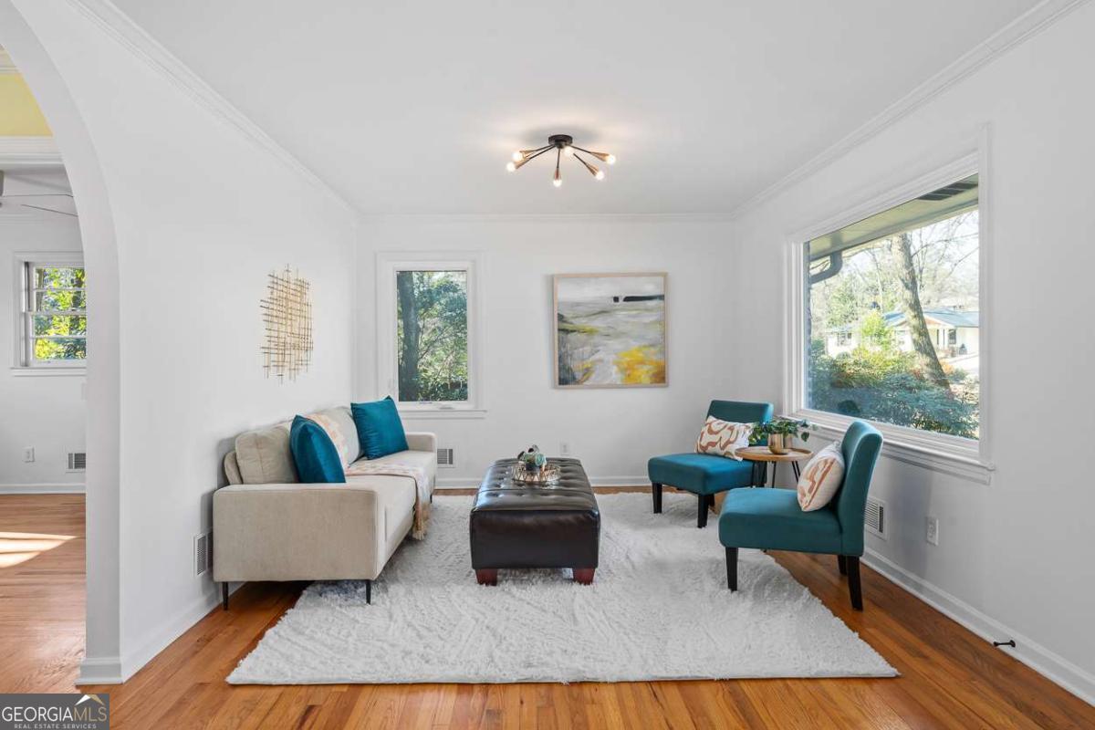 3811 Hillcrest DR SE