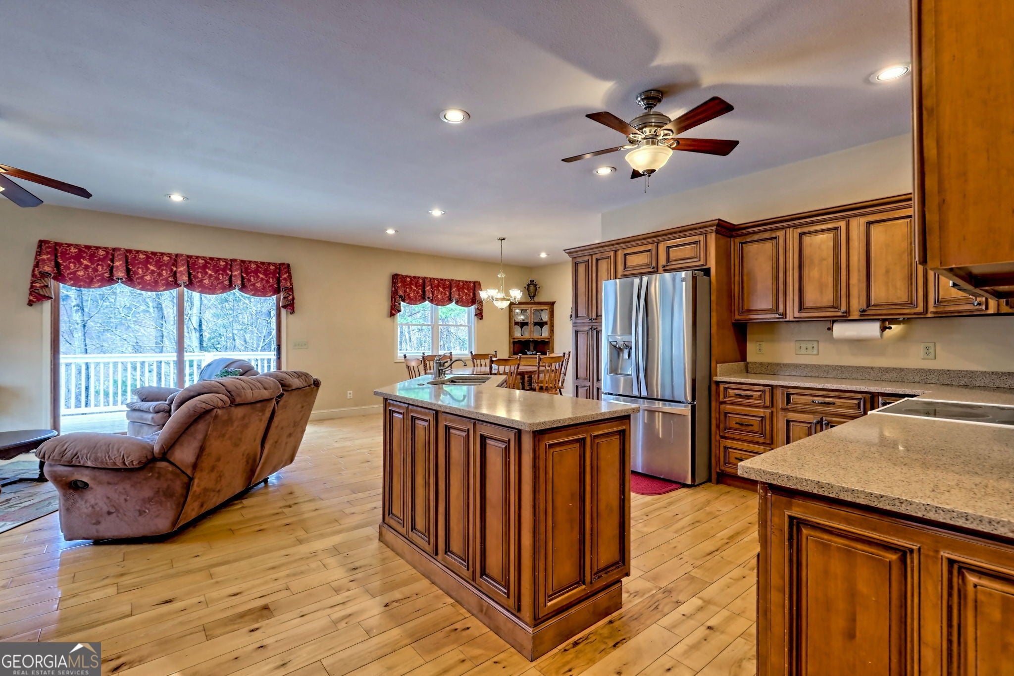 1068 Coleman River RD