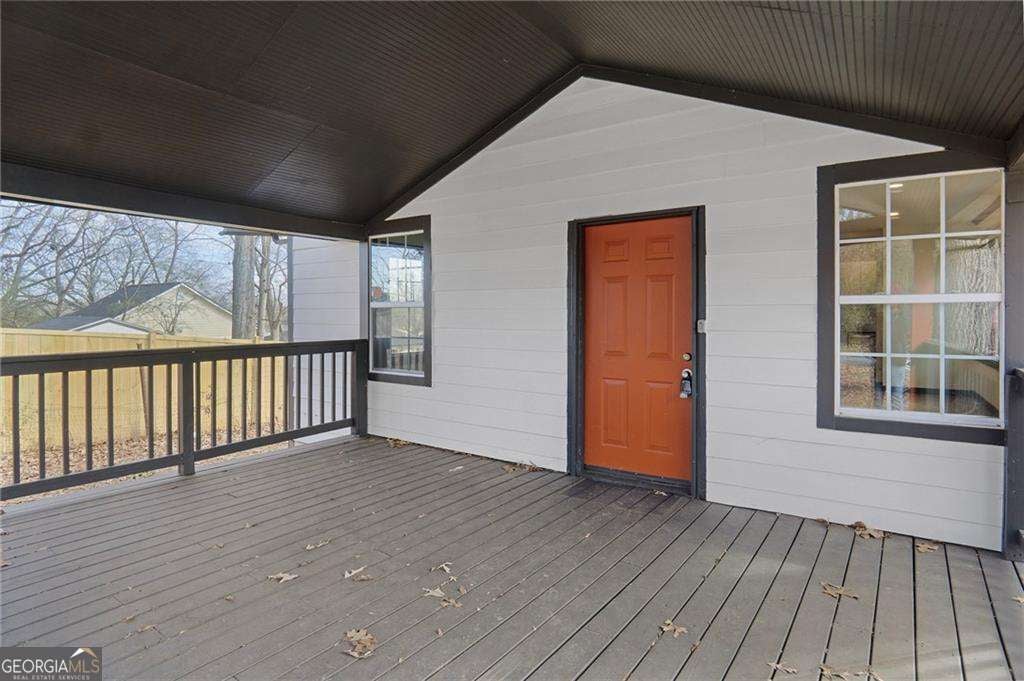 391 S Bend AVE SE