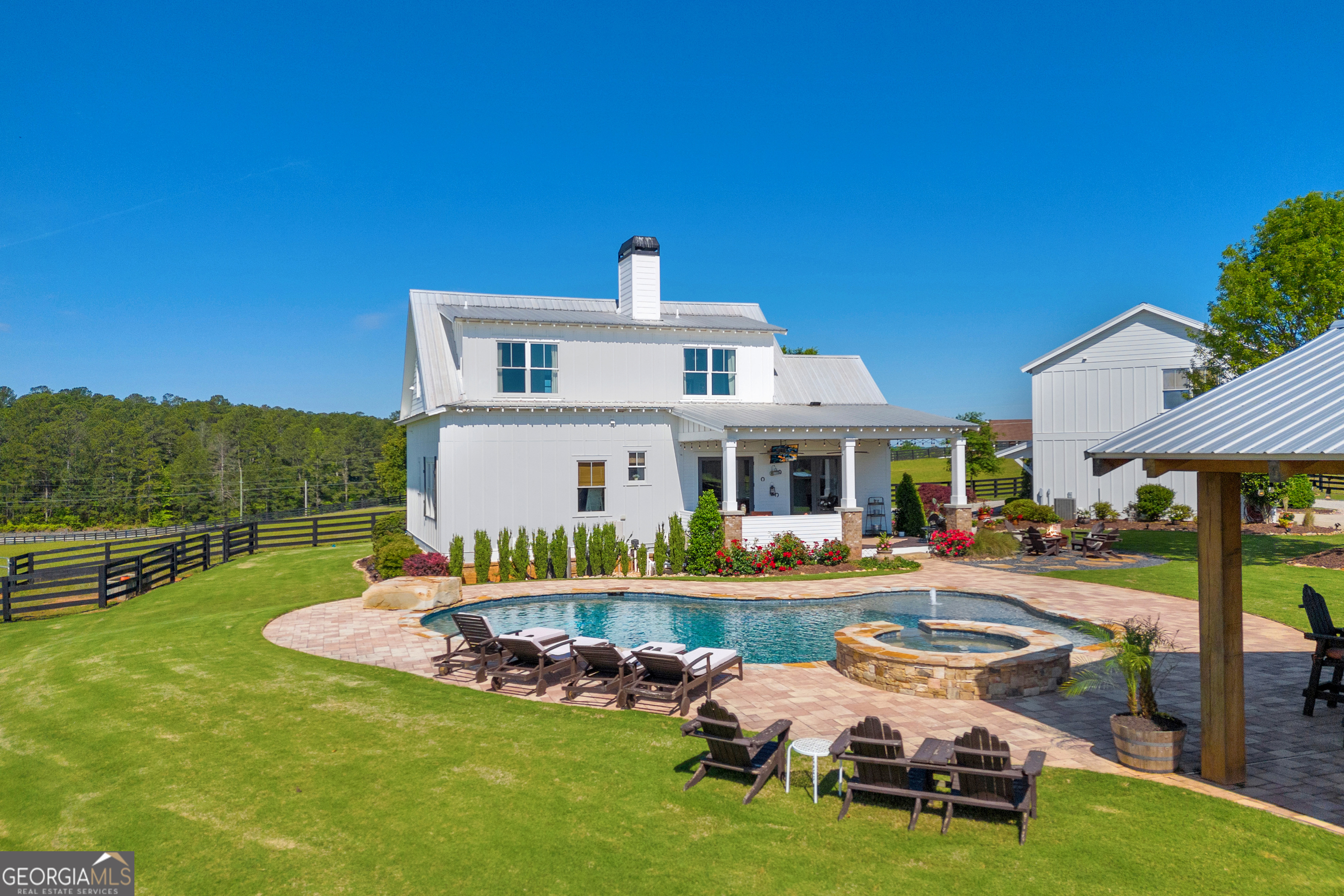 785 Carl Davis RD