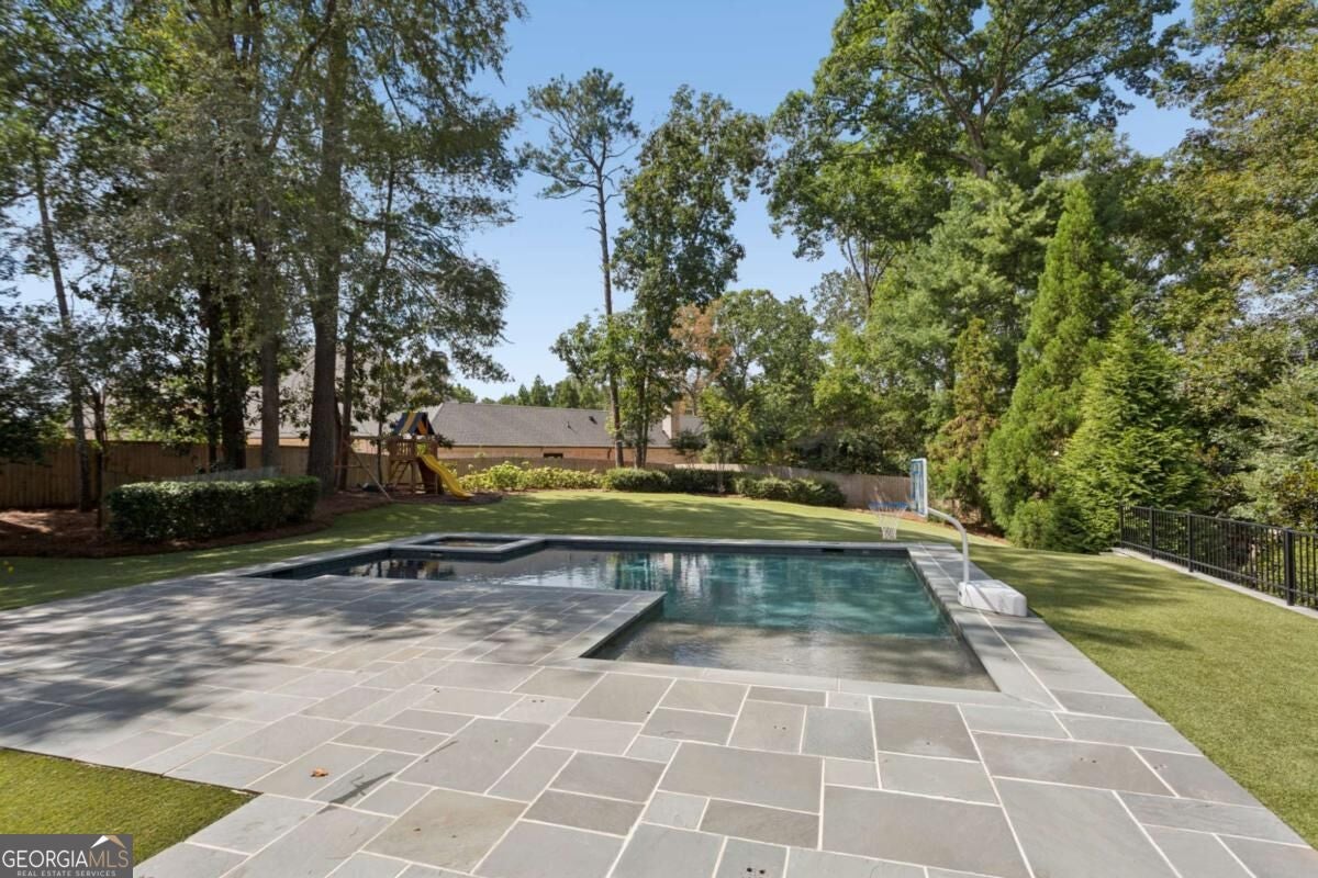 4566 Dudley LN