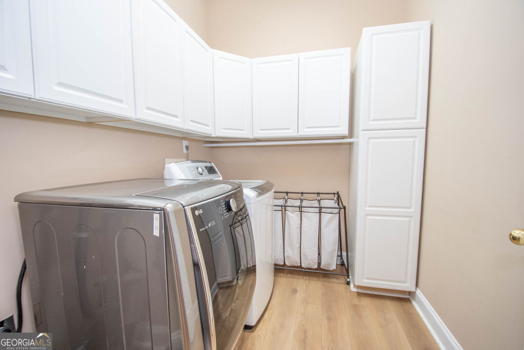 Newnan, Georgia 30265, United States, 3 Bedrooms Bedrooms, ,2 BathroomsBathrooms,Residential,Pending,4628