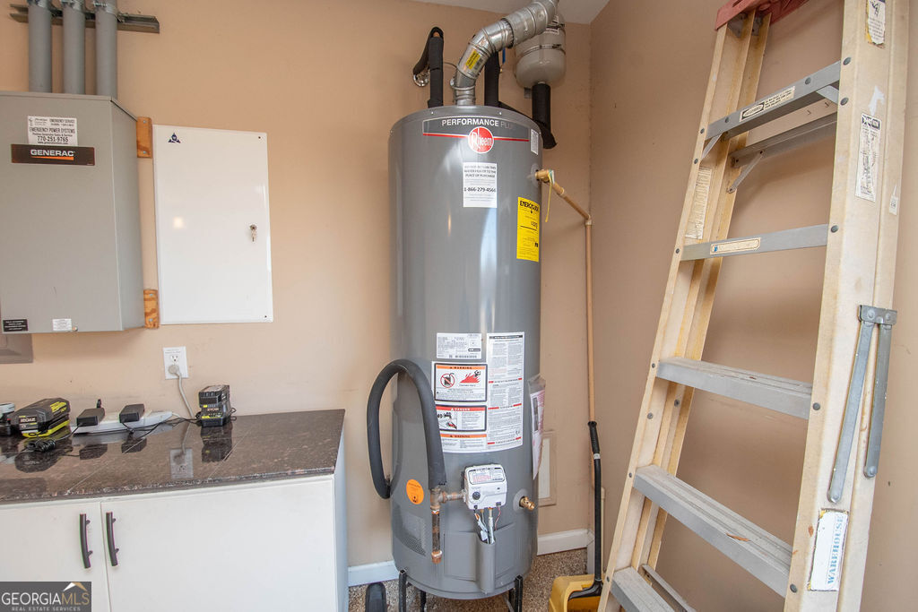 Newnan, Georgia 30265, United States, 3 Bedrooms Bedrooms, ,2 BathroomsBathrooms,Residential,Pending,4628