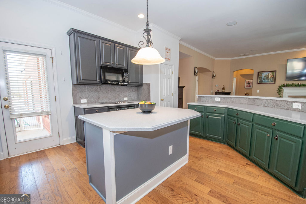 Newnan, Georgia 30265, United States, 3 Bedrooms Bedrooms, ,2 BathroomsBathrooms,Residential,Pending,4628