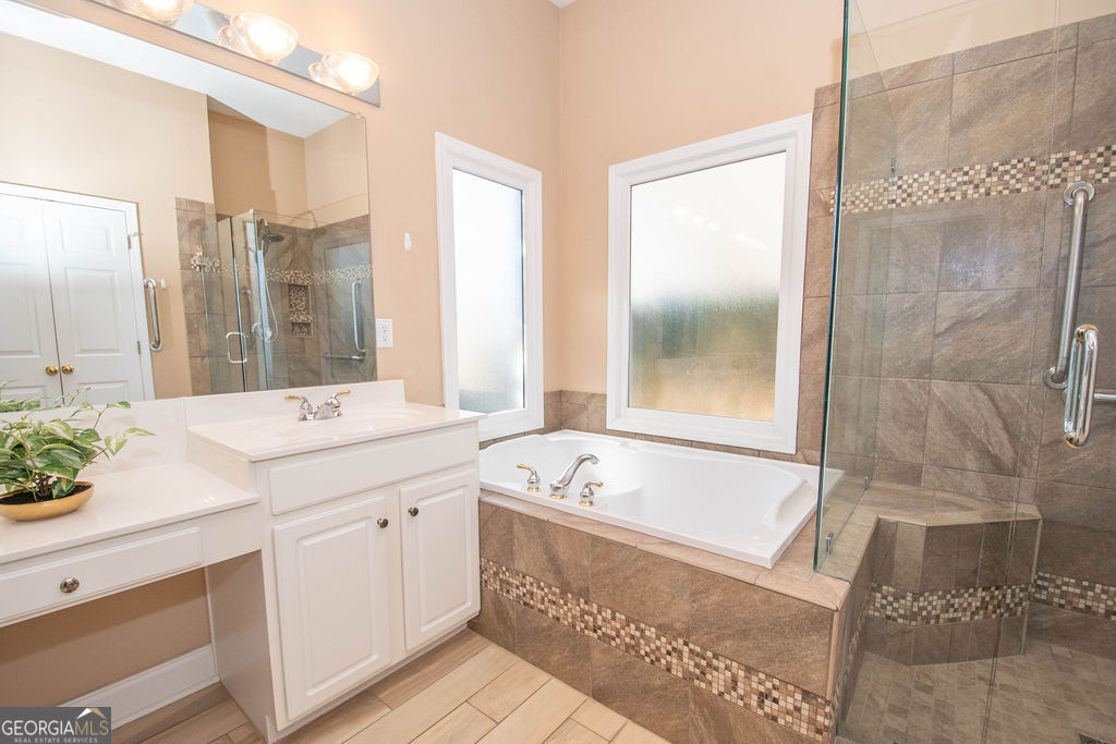 Newnan, Georgia 30265, United States, 3 Bedrooms Bedrooms, ,2 BathroomsBathrooms,Residential,Pending,4628