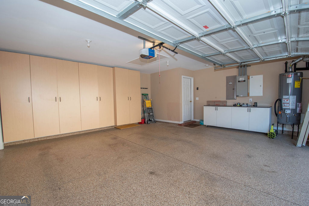 Newnan, Georgia 30265, United States, 3 Bedrooms Bedrooms, ,2 BathroomsBathrooms,Residential,Pending,4628