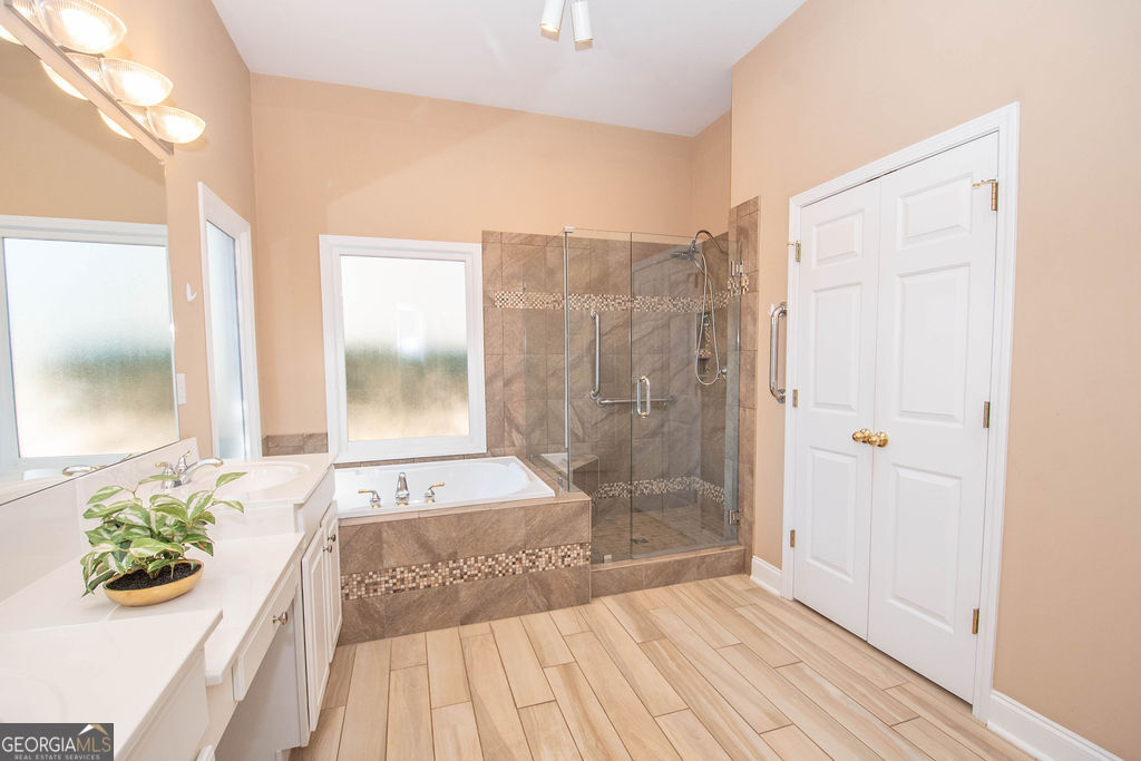 Newnan, Georgia 30265, United States, 3 Bedrooms Bedrooms, ,2 BathroomsBathrooms,Residential,Pending,4628