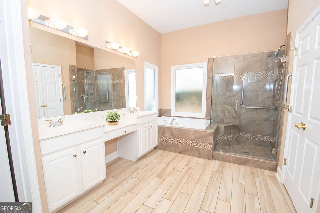 Newnan, Georgia 30265, United States, 3 Bedrooms Bedrooms, ,2 BathroomsBathrooms,Residential,Pending,4628