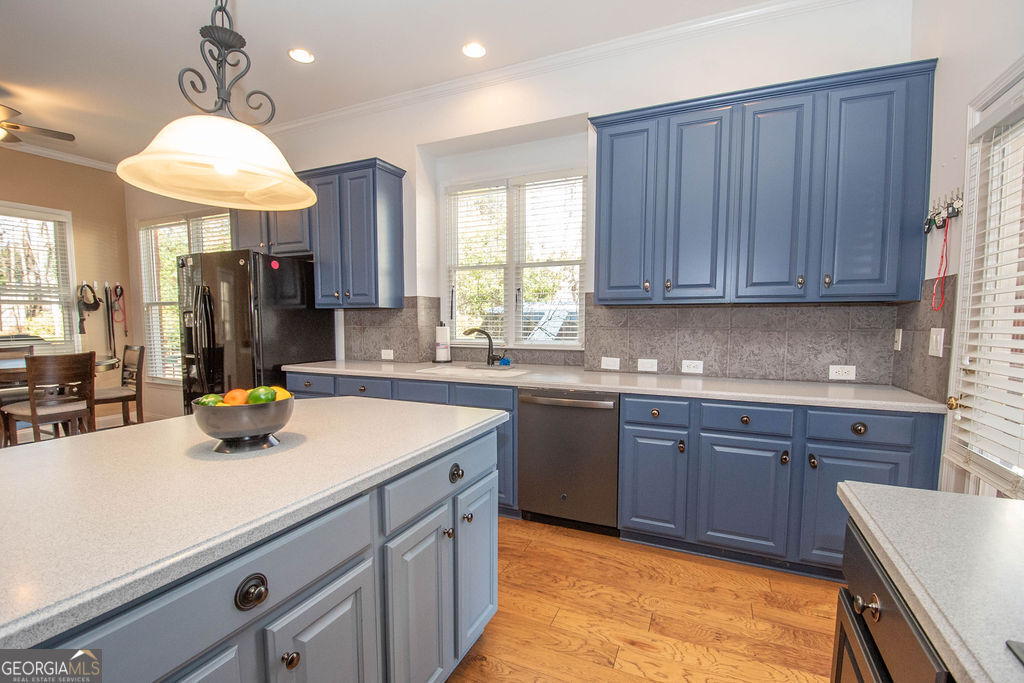 Newnan, Georgia 30265, United States, 3 Bedrooms Bedrooms, ,2 BathroomsBathrooms,Residential,Pending,4628