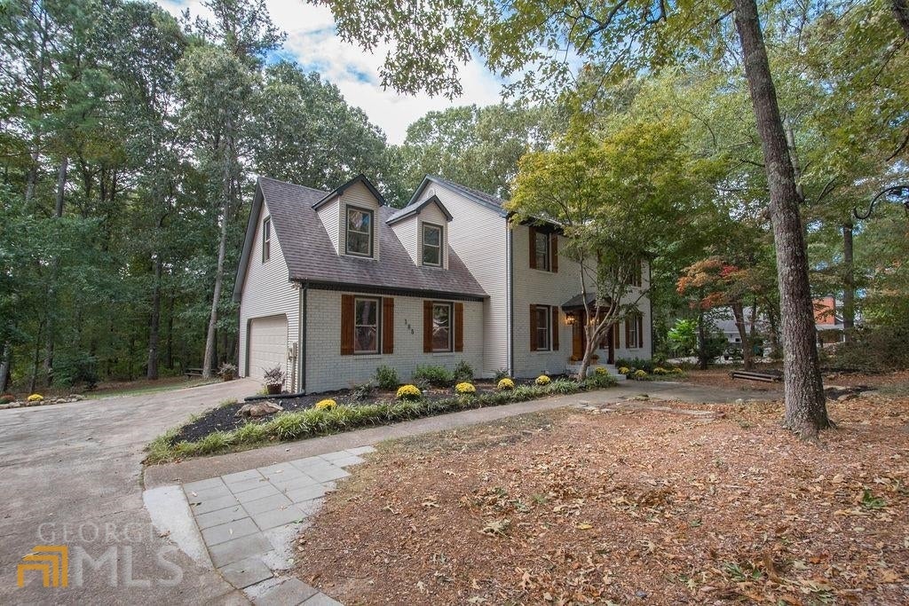 185 Chimney Springs