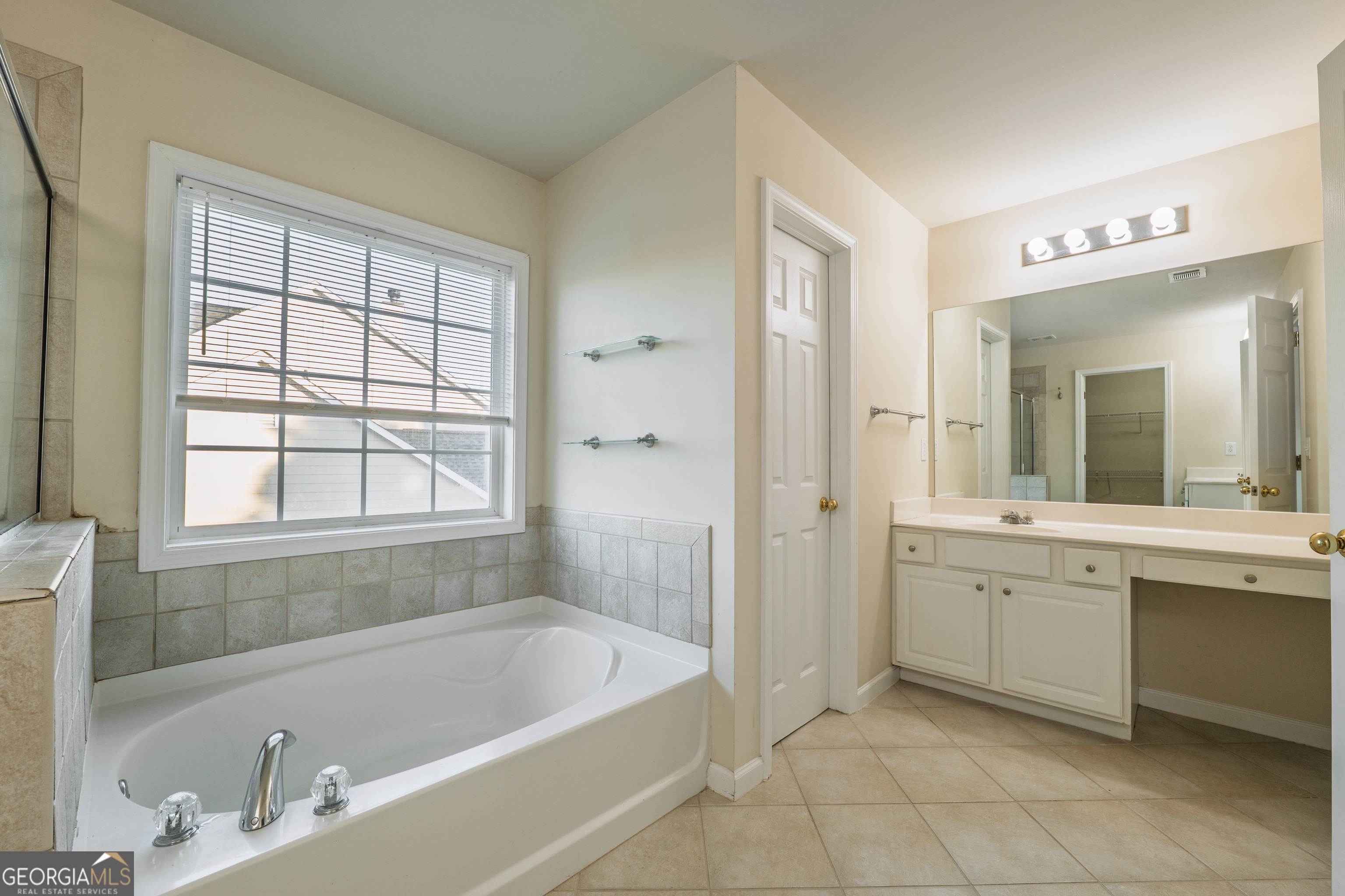 THORNGATE - Residential