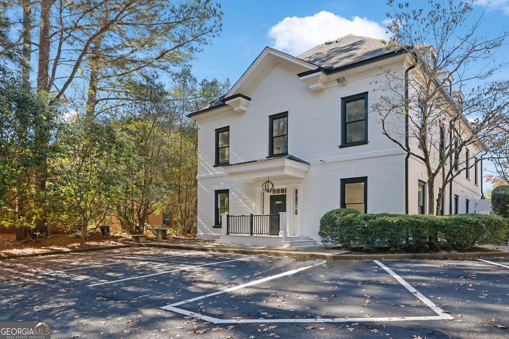 Photo of 4015 Wetherburn Way, Peachtree Corners, GA 30092 (MLS # 10651548)