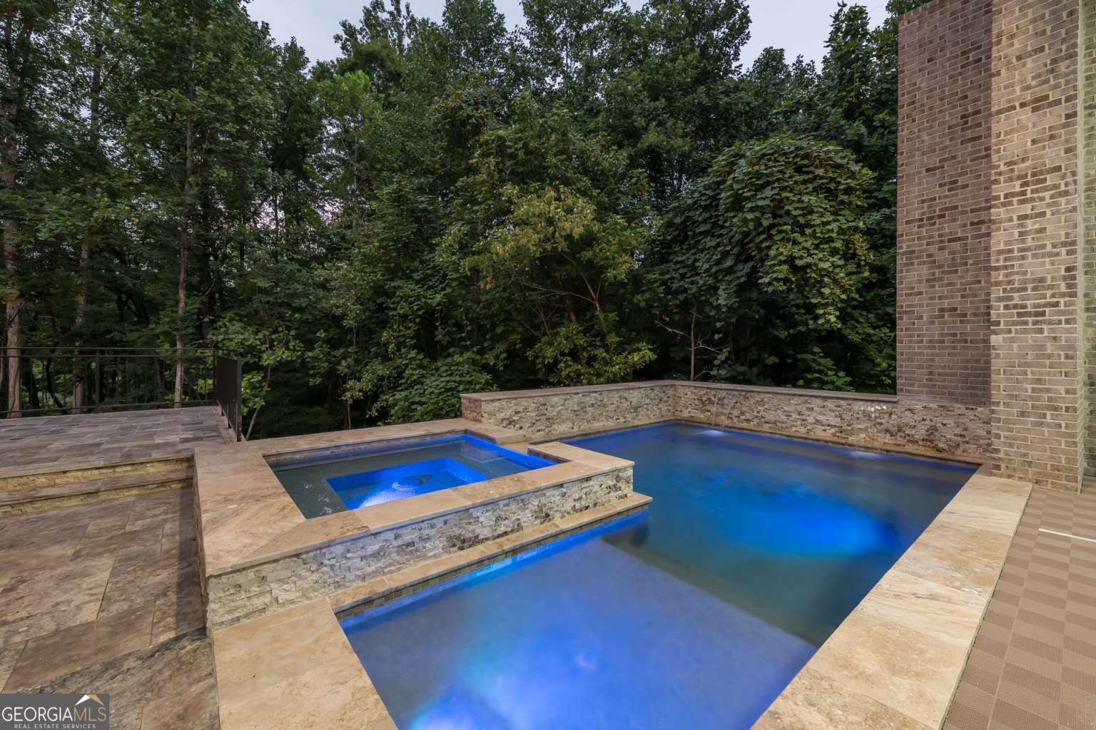 402 Timberview CT