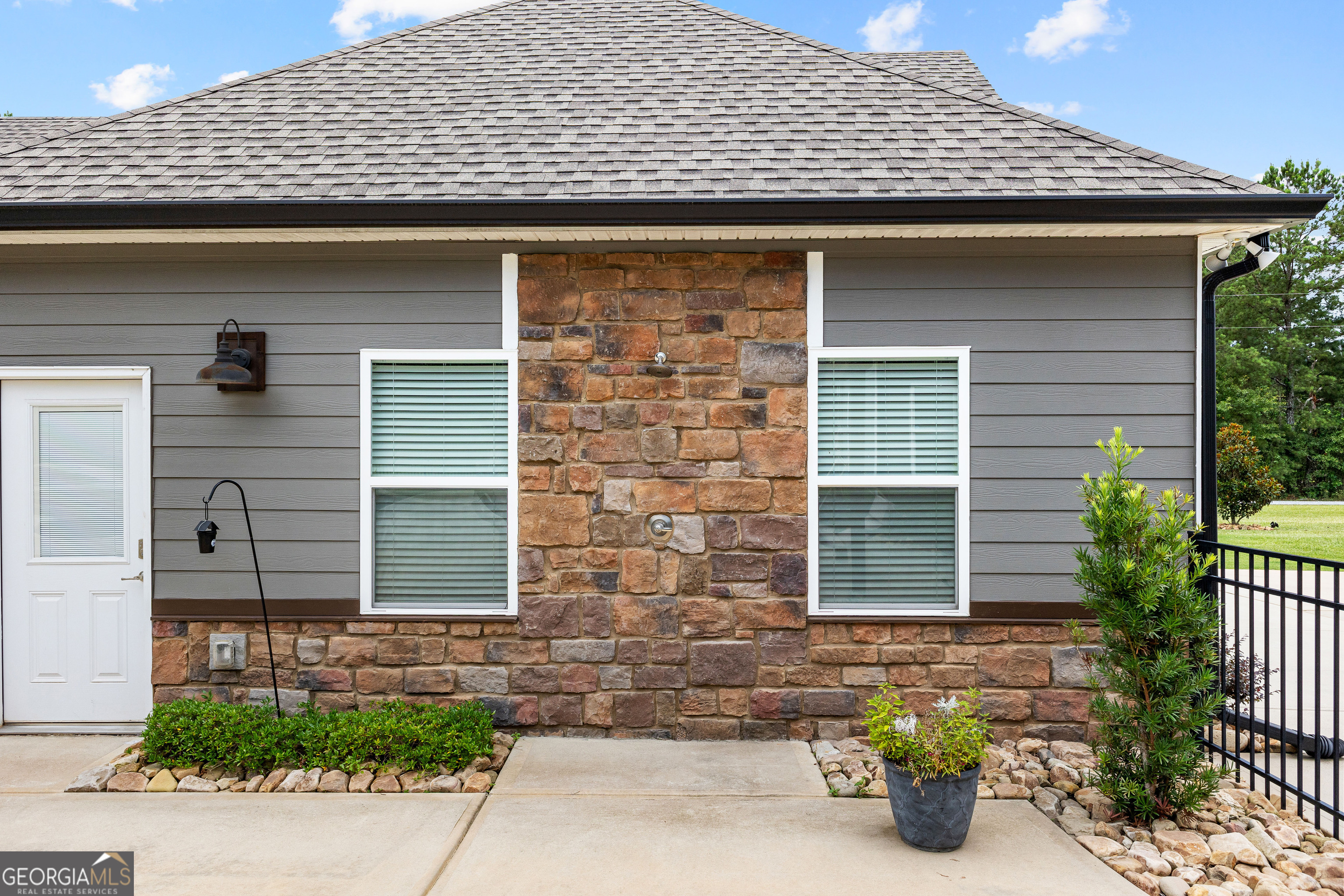 Brooks, Georgia 30205, United States, 6 Bedrooms Bedrooms, ,5 BathroomsBathrooms,Residential,Active,174800