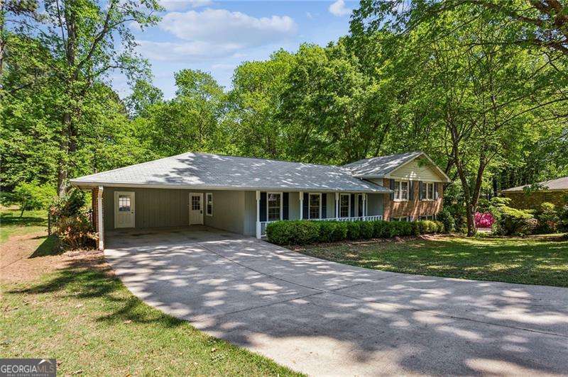 4208 Honeysuckle DR SE