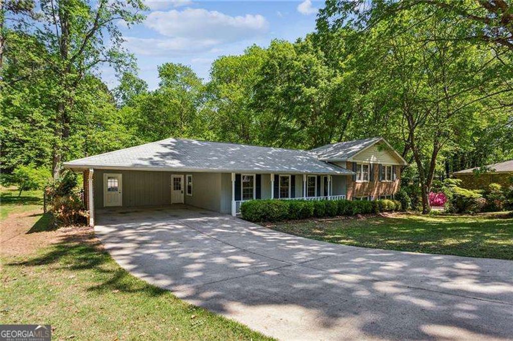 Photo of 4208 Honeysuckle Drive SE, Smyrna, GA 30082 (MLS # 10735269)