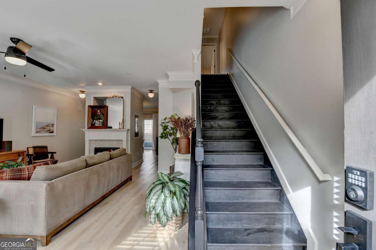 1216 Harris Commons PL