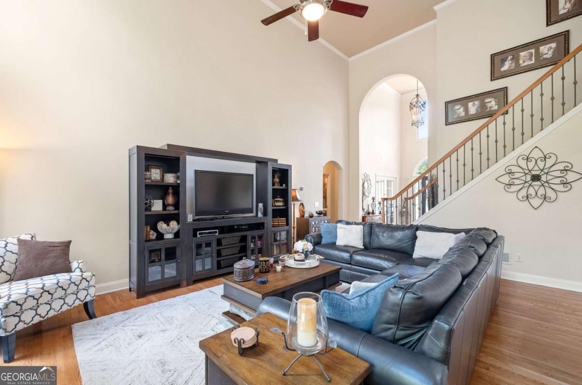 417 Rhodes House DR