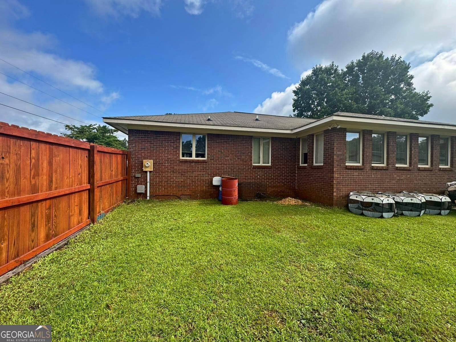114 Van DR