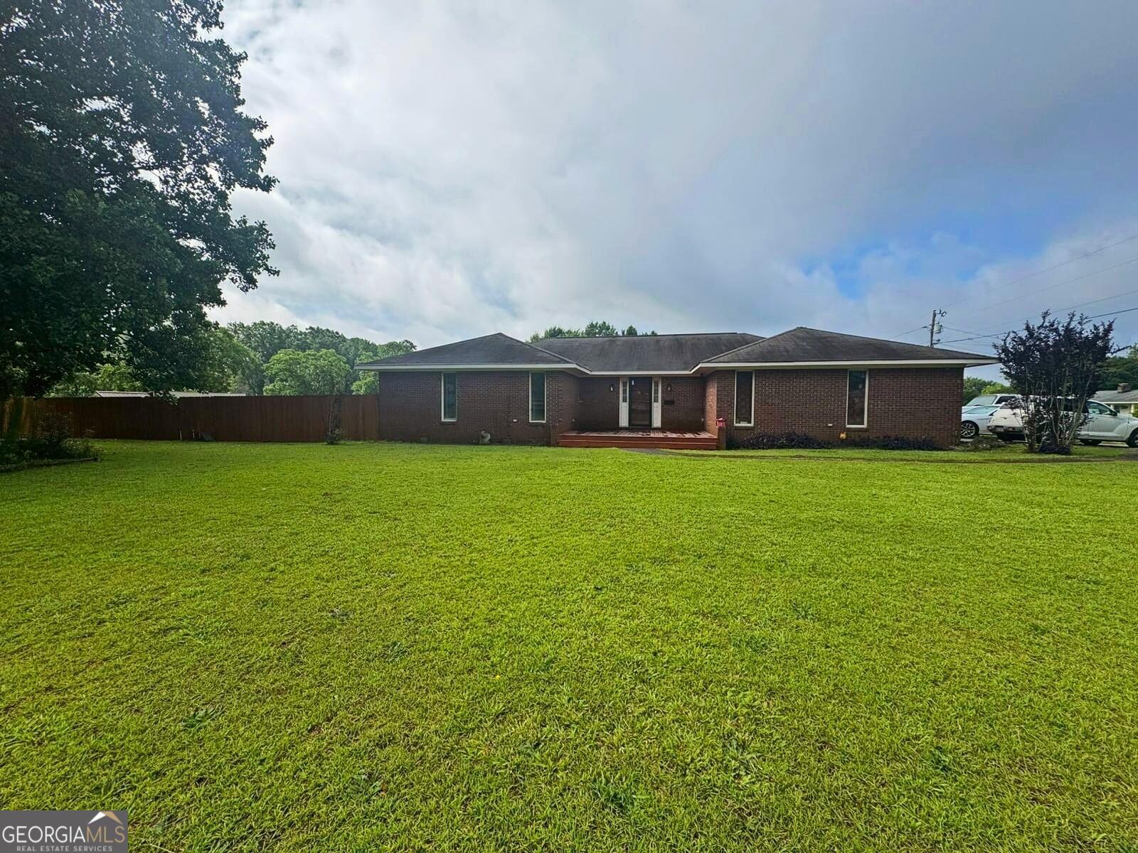 114 Van DR