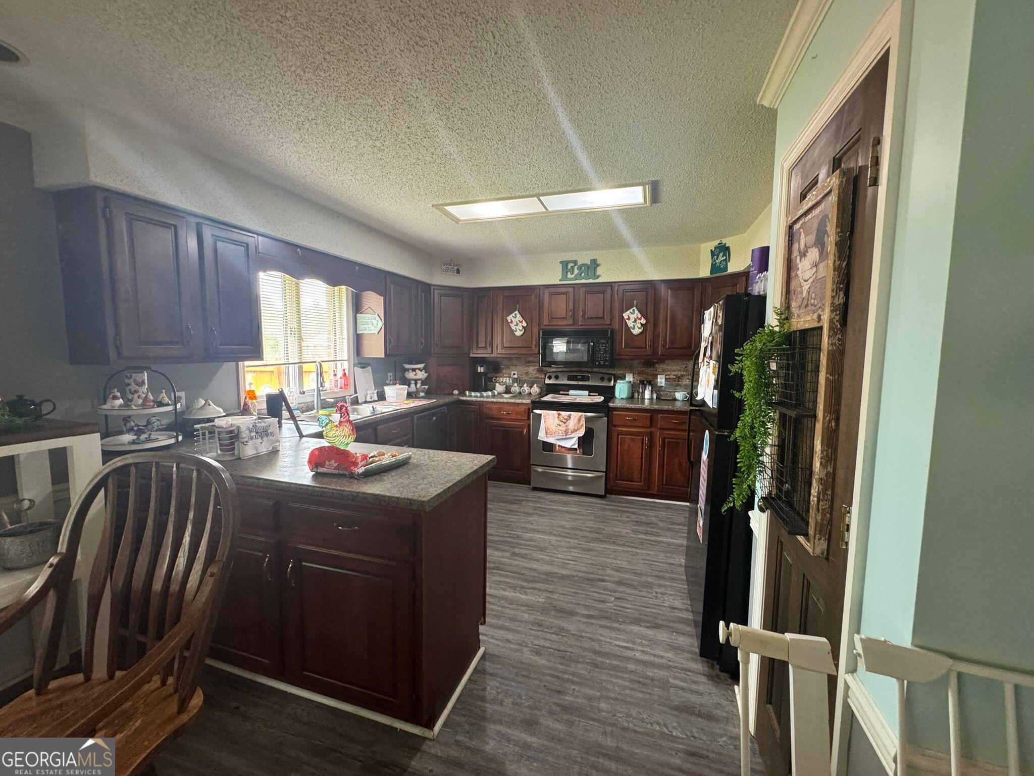 114 Van DR