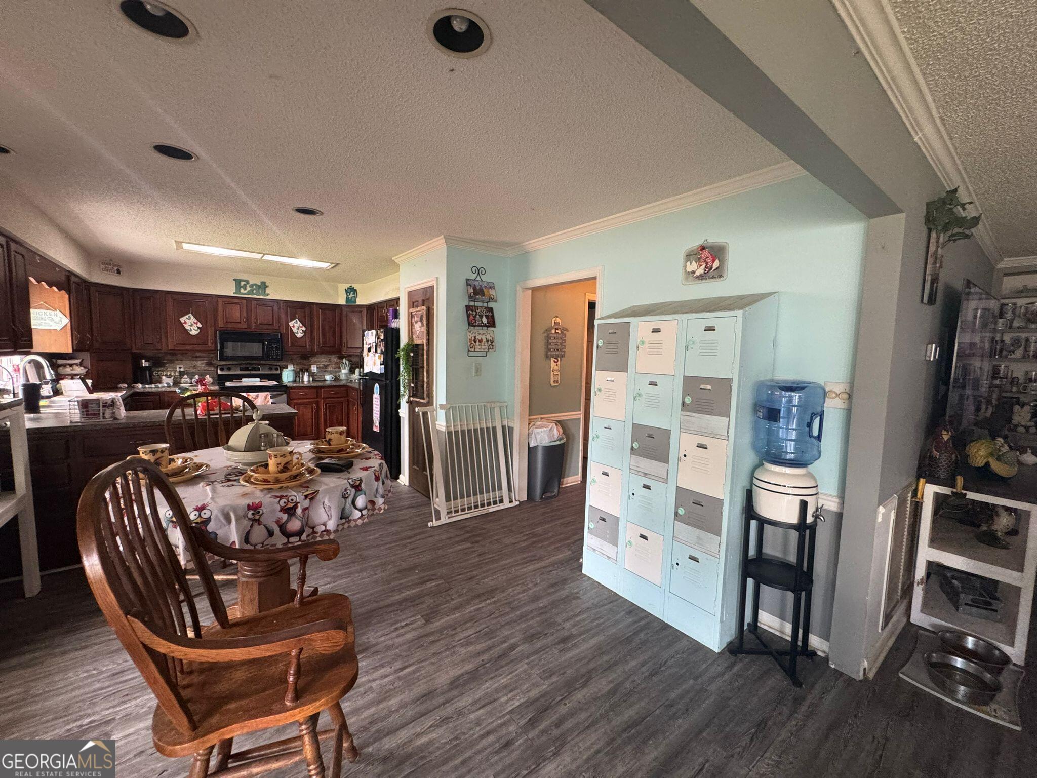 114 Van DR