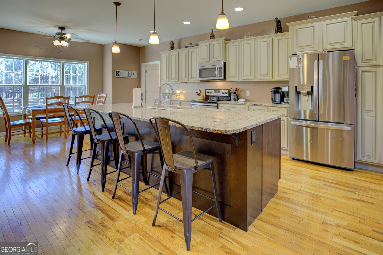 5649 Hightower TRL SE