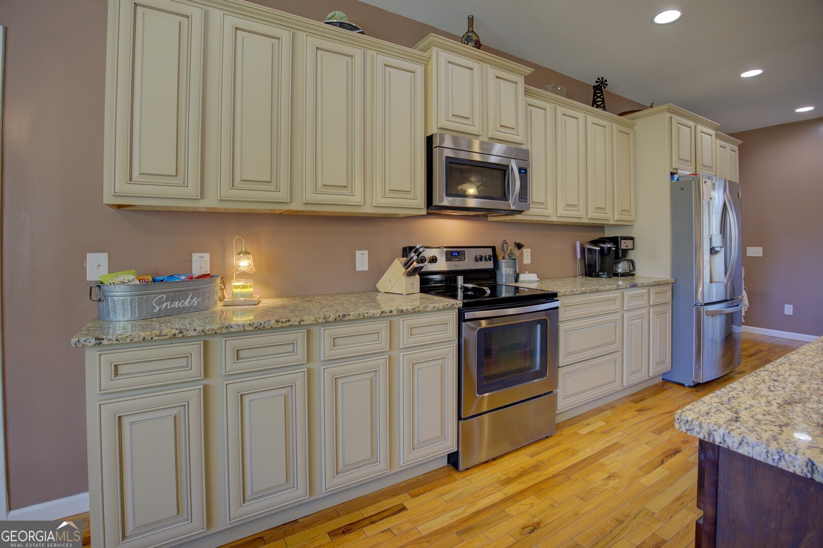 5649 Hightower TRL SE